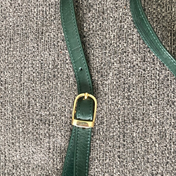 Tignanello emerald green genuine leather purse. - Picture 6 of 9